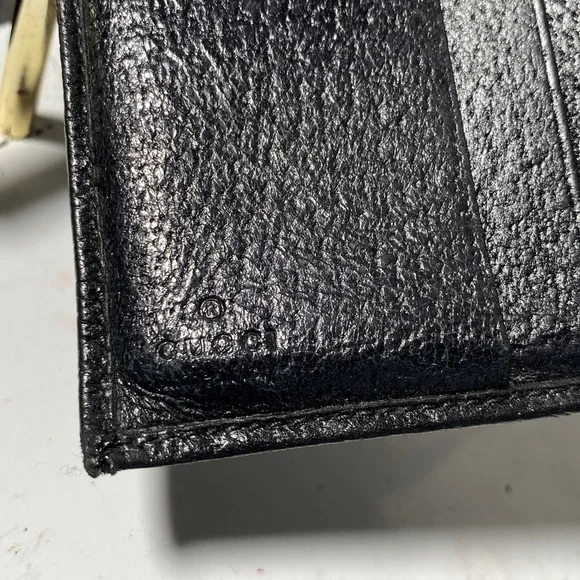 Authentic Gucci Black Textured Leather Wallet - Picture 6 of 14